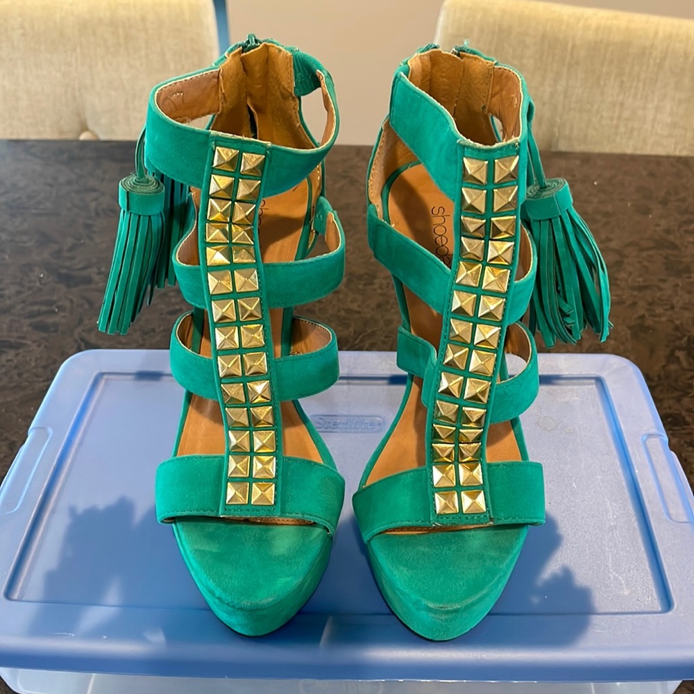 Green with Gold Embellishment Platform Heels